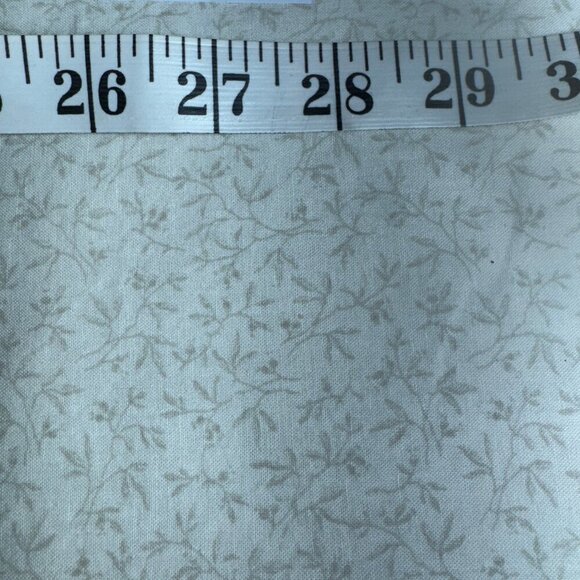 143" x 43" Quilt Cotton Fabric tone on tone calico Floral #13 - Picture 3 of 3